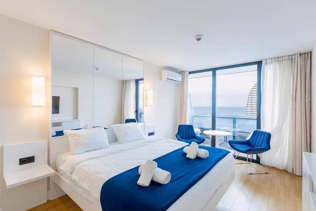 Orbi City- Twin Towers Corpus C Batumi Bagian luar foto